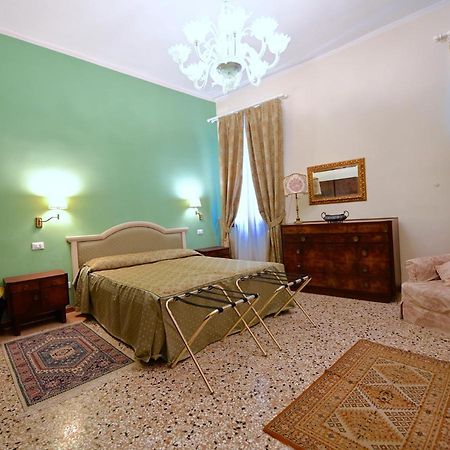 Chandeliers Apartment Venice Luaran gambar