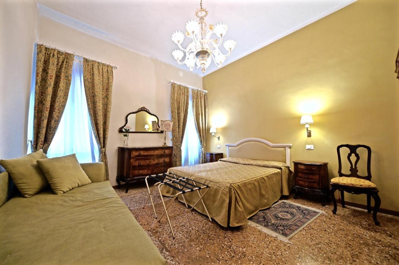 Chandeliers Apartment Venice Luaran gambar