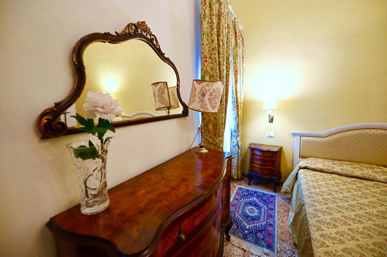 Chandeliers Apartment Venice Luaran gambar